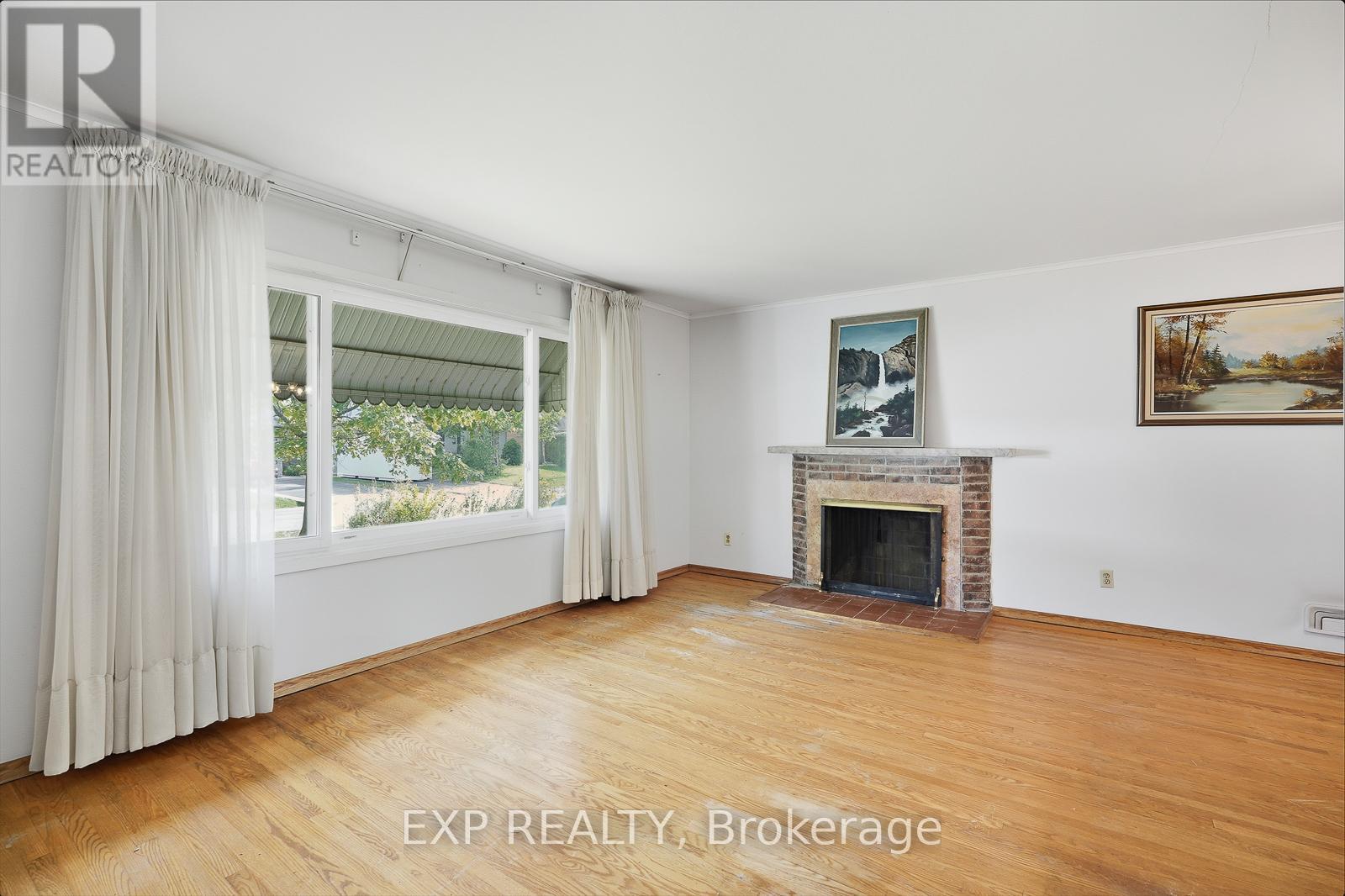 1071 Henley Road, Mississauga, Ontario  L4Y 1C8 - Photo 9 - W12459895