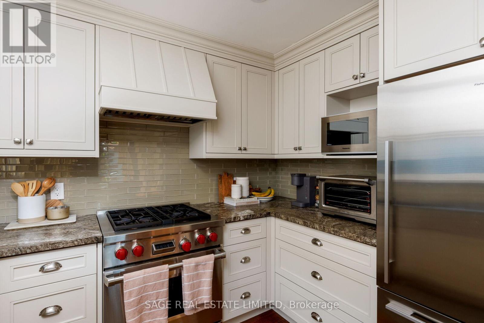 45 Newstead Road, Toronto, Ontario  M9P 3G2 - Photo 17 - W12459898