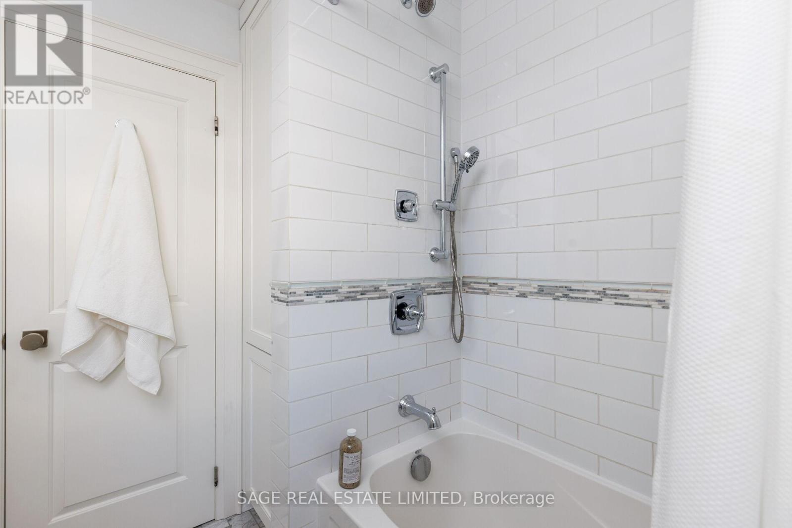 45 Newstead Road, Toronto, Ontario  M9P 3G2 - Photo 24 - W12459898
