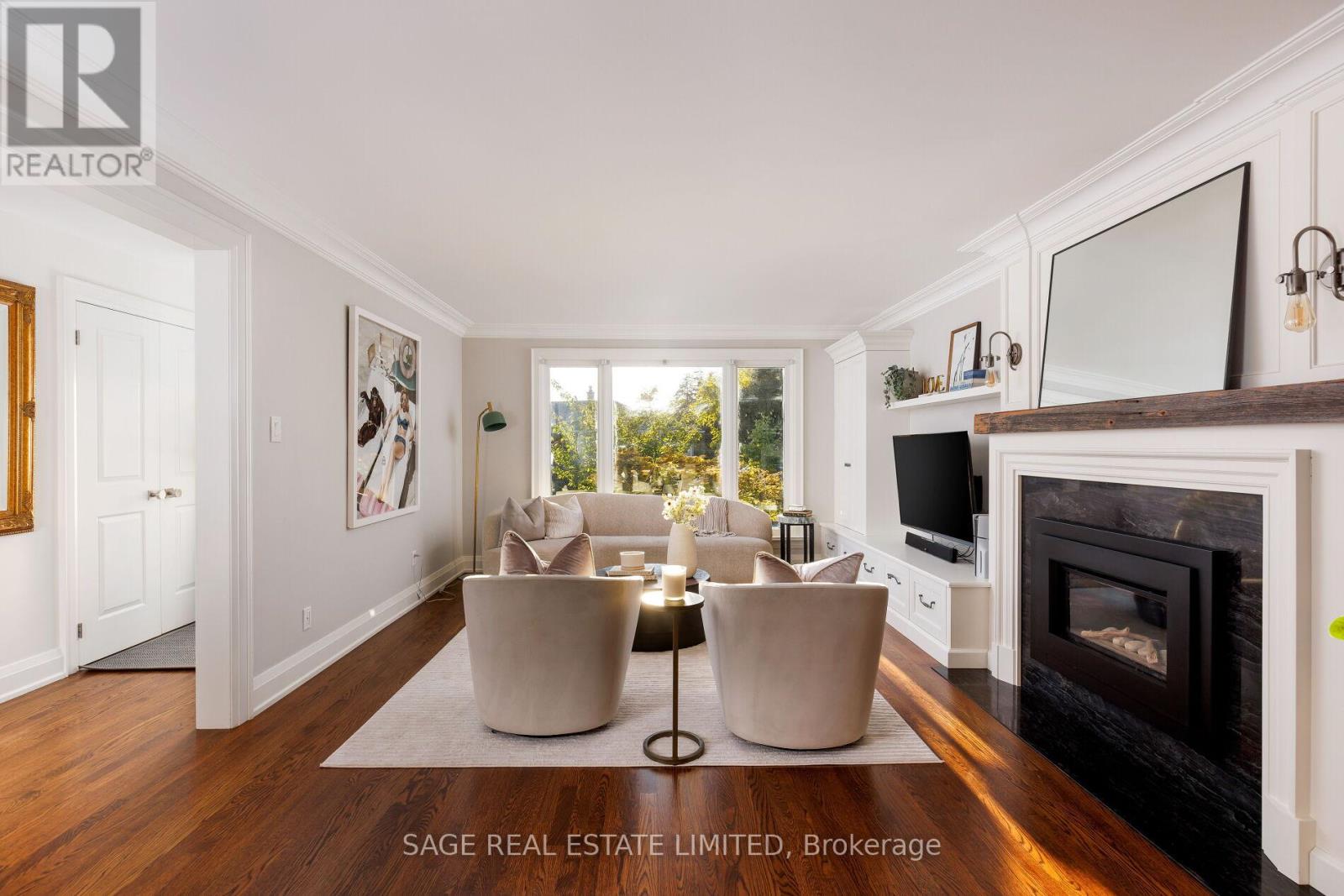 45 Newstead Road, Toronto, Ontario  M9P 3G2 - Photo 4 - W12459898
