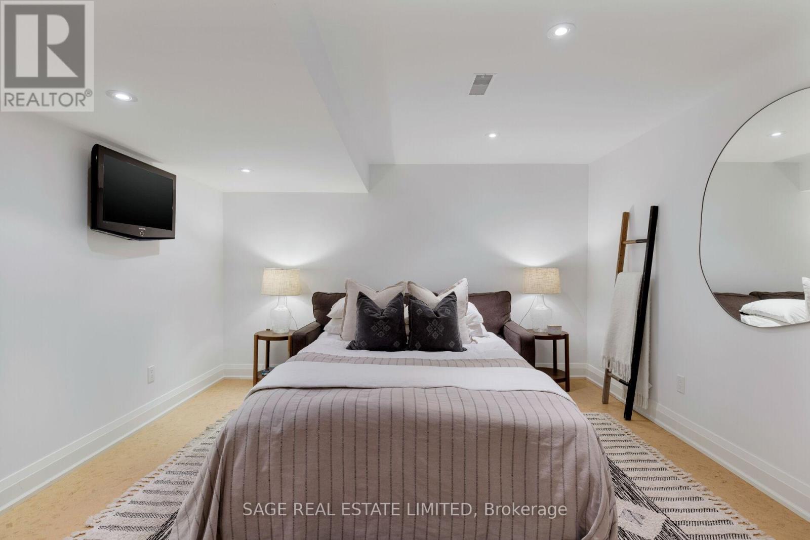 45 Newstead Road, Toronto, Ontario  M9P 3G2 - Photo 40 - W12459898