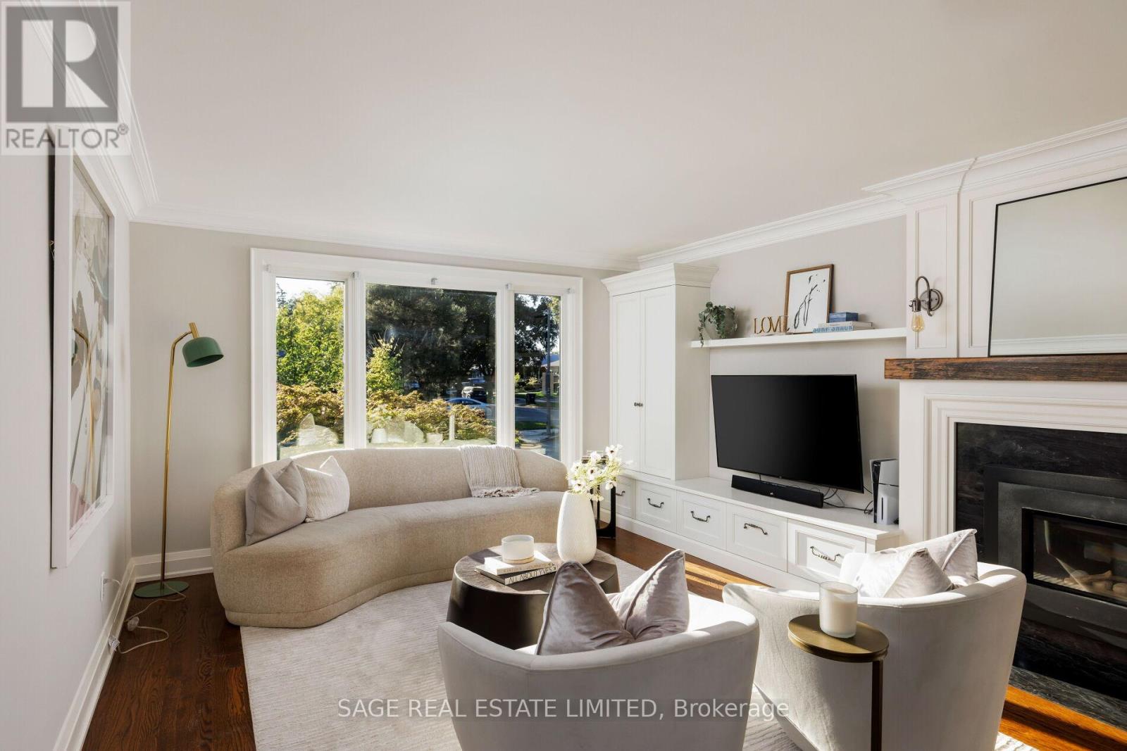 45 Newstead Road, Toronto, Ontario  M9P 3G2 - Photo 6 - W12459898