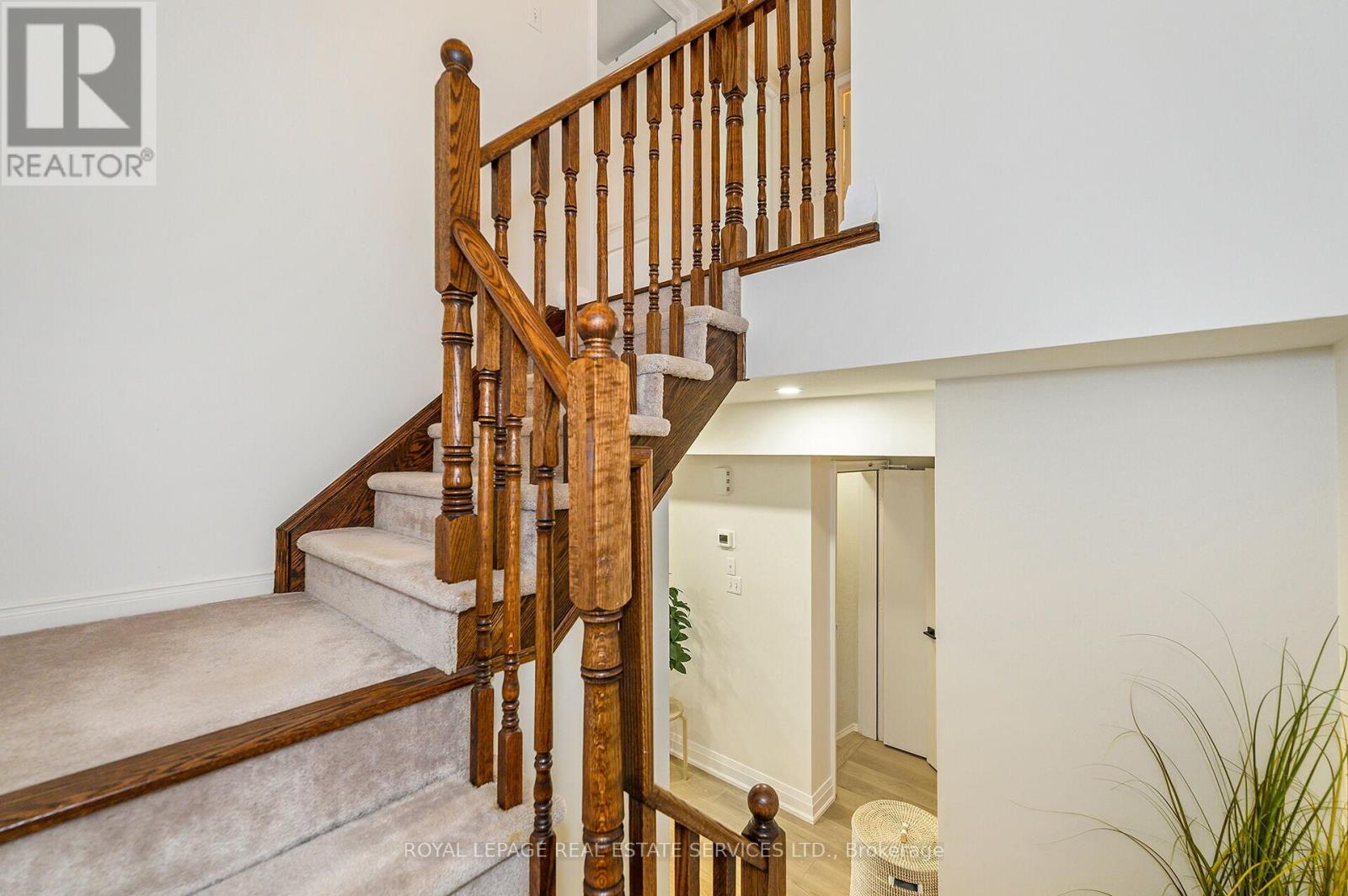 Unit 12 - 19 Hays Boulevard, Oakville, Ontario  L6H 0H8 - Photo 17 - W12459902