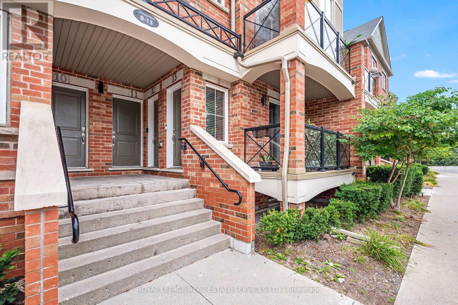 Unit 12 - 19 Hays Boulevard, Oakville, Ontario  L6H 0H8 - Photo 4 - W12459902