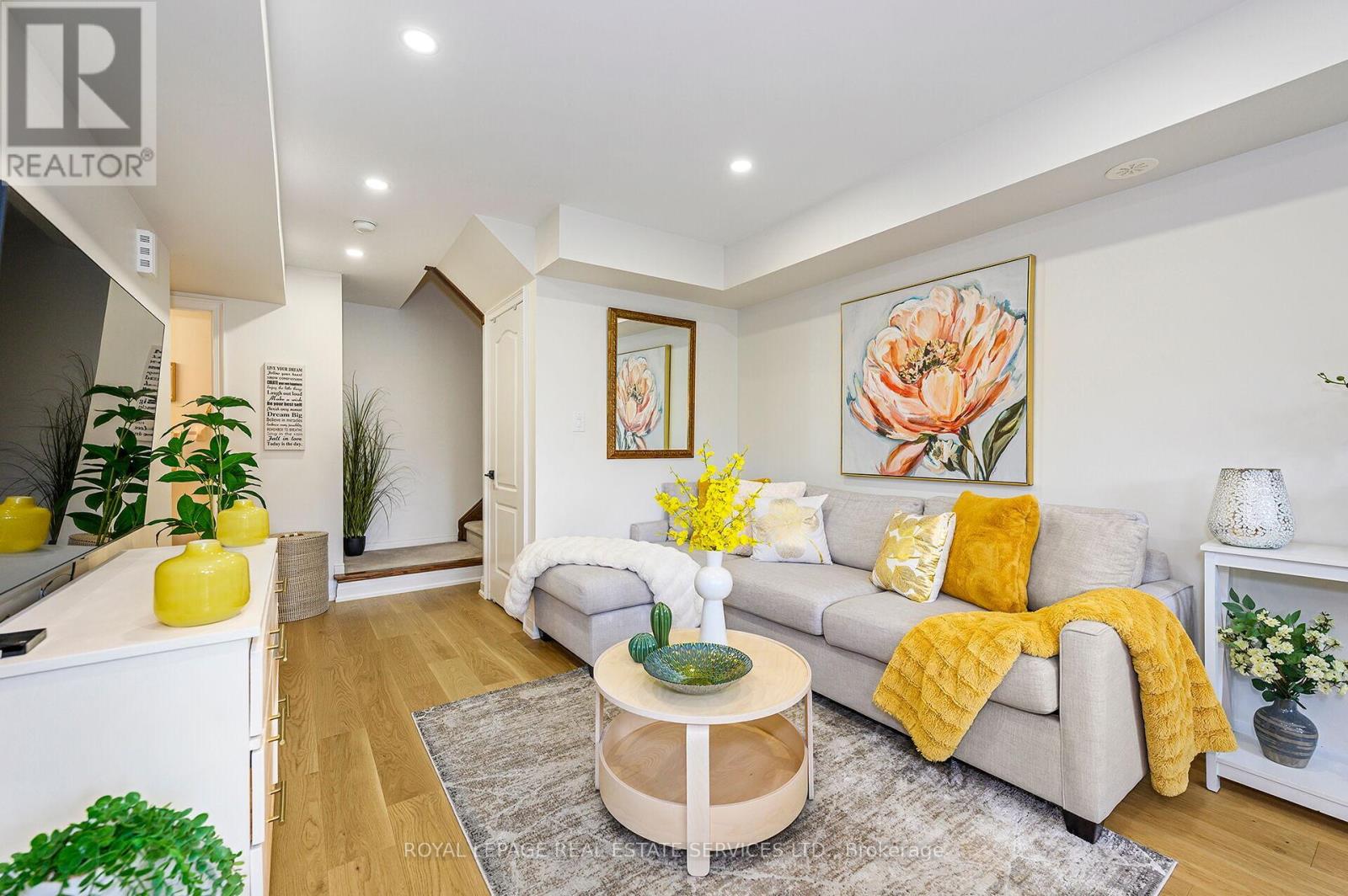 Unit 12 - 19 Hays Boulevard, Oakville, Ontario  L6H 0H8 - Photo 7 - W12459902