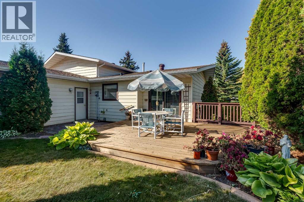 40 Anders Close, Red Deer, Alberta  T4R 1C3 - Photo 2 - A2260241