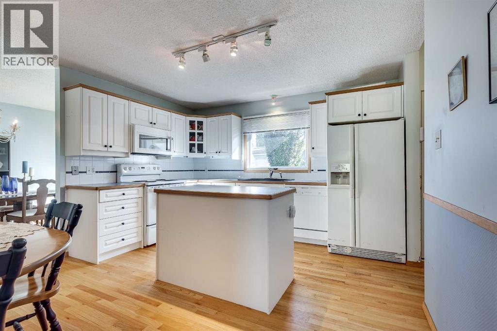 40 Anders Close, Red Deer, Alberta  T4R 1C3 - Photo 5 - A2260241