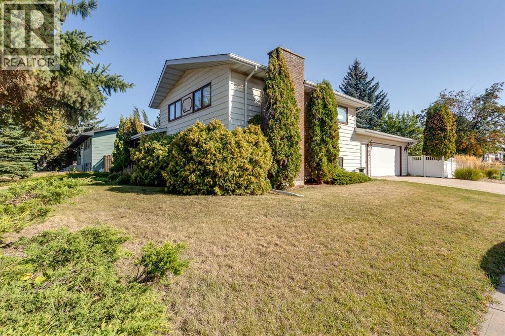 40 Anders Close, Red Deer, Alberta  T4R 1C3 - Photo 4 - A2260241