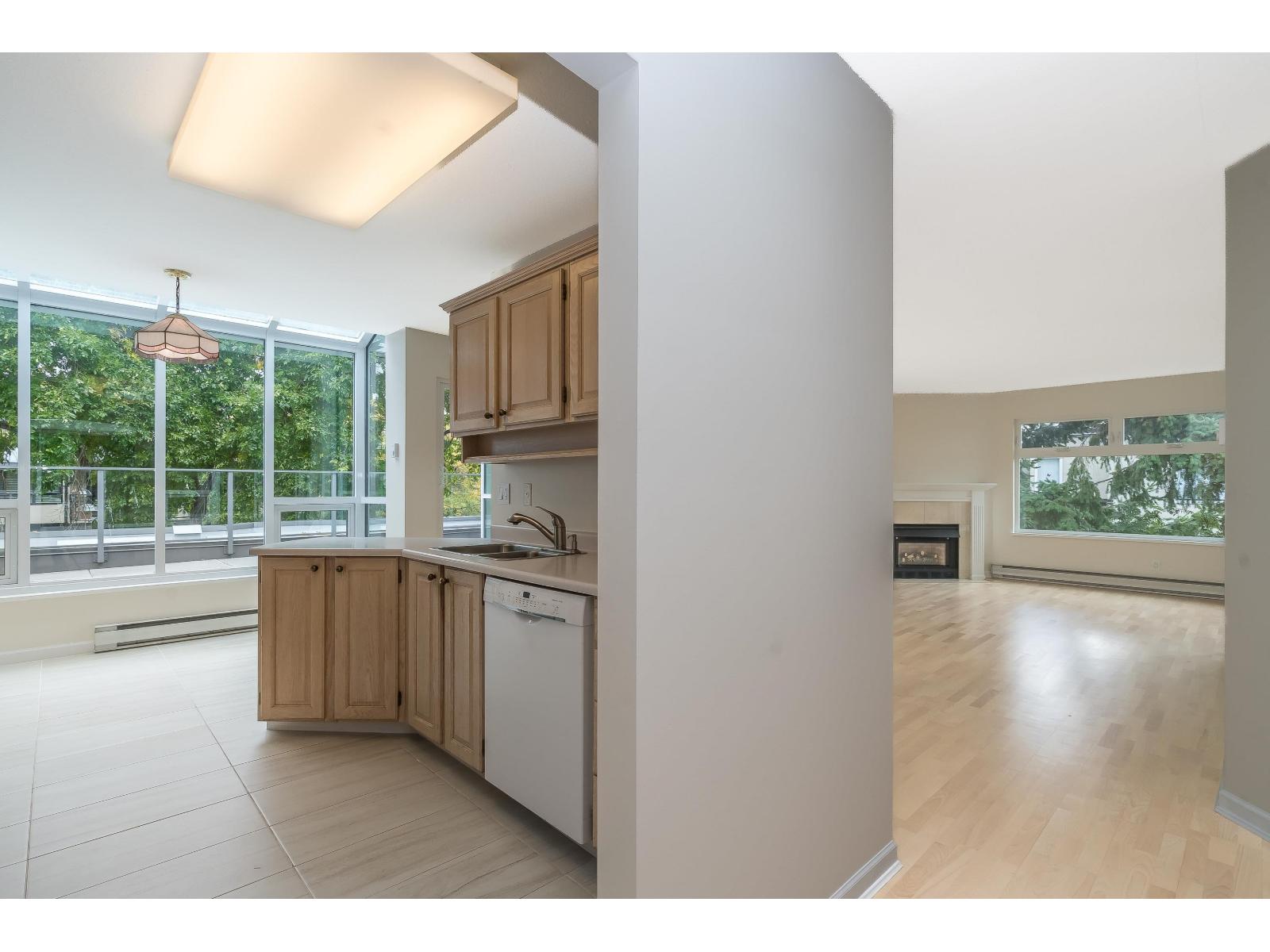 505 1220 Fir Street, White Rock, British Columbia  V4B 4B1 - Photo 6 - R3057317