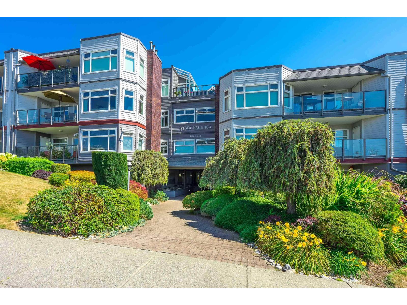 505 1220 Fir Street, White Rock, British Columbia  V4B 4B1 - Photo 1 - R3057317