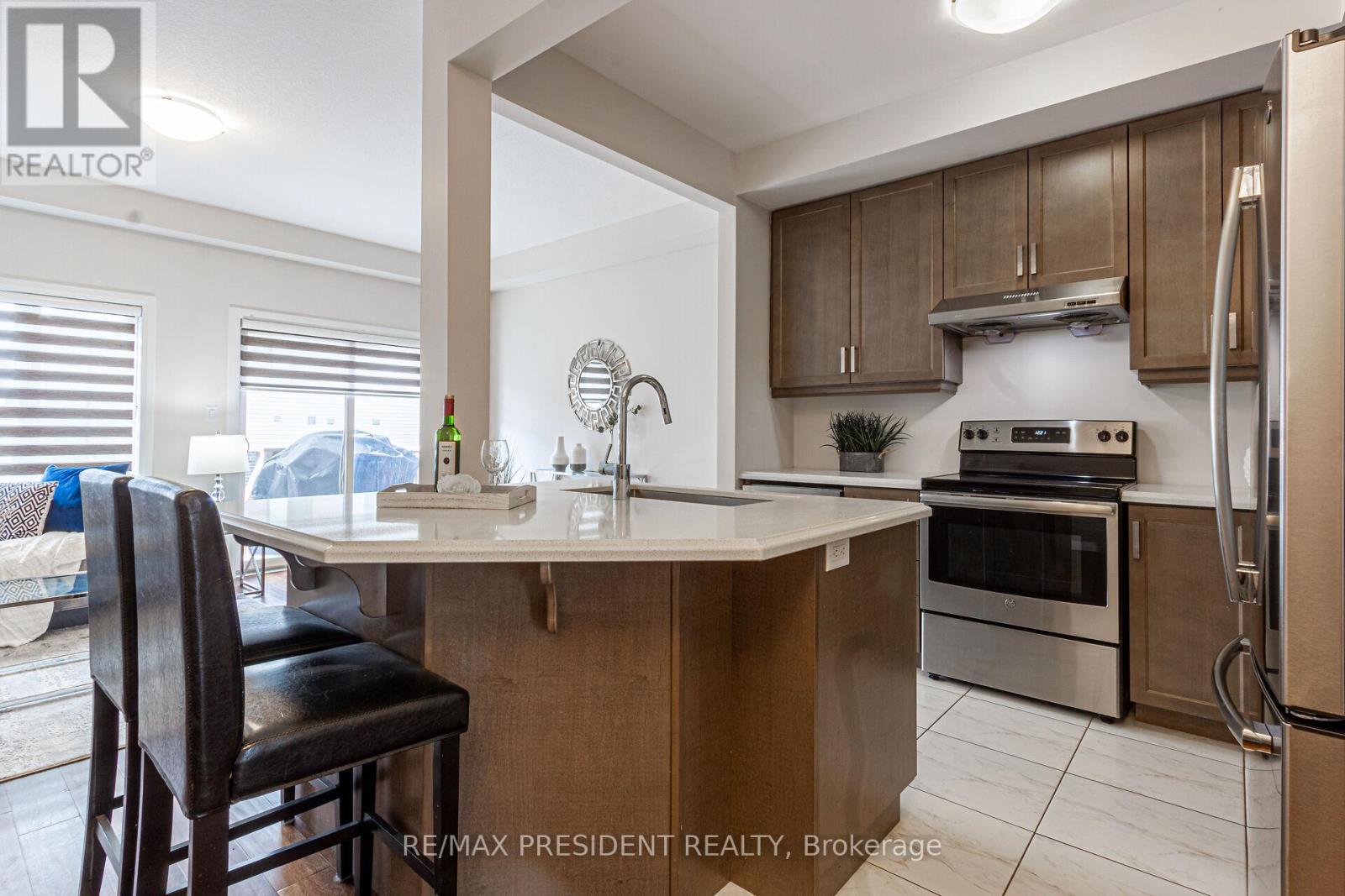 25 Greenwich Avenue, Hamilton, Ontario  L8J 0L5 - Photo 11 - X12459728