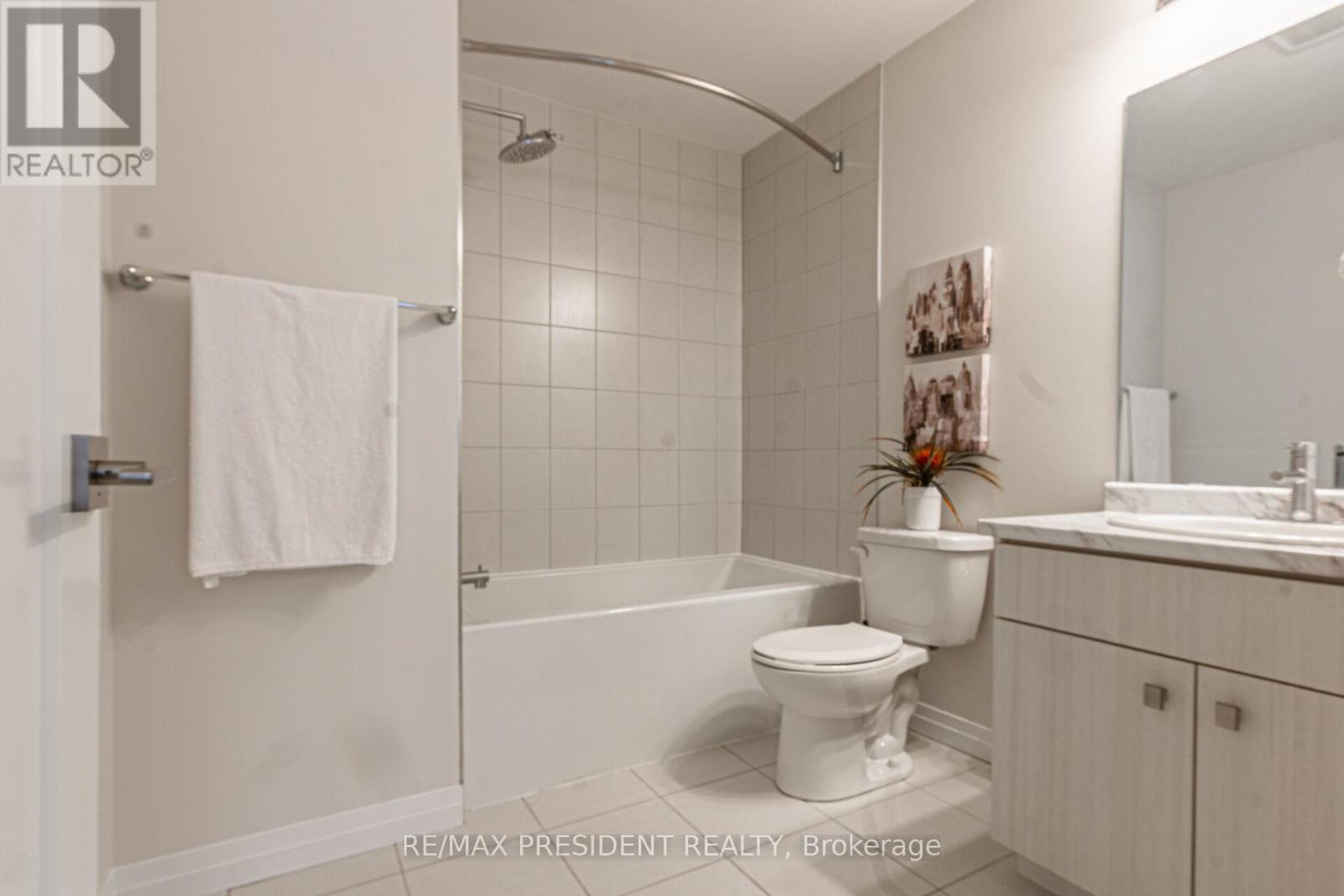 25 Greenwich Avenue, Hamilton, Ontario  L8J 0L5 - Photo 19 - X12459728