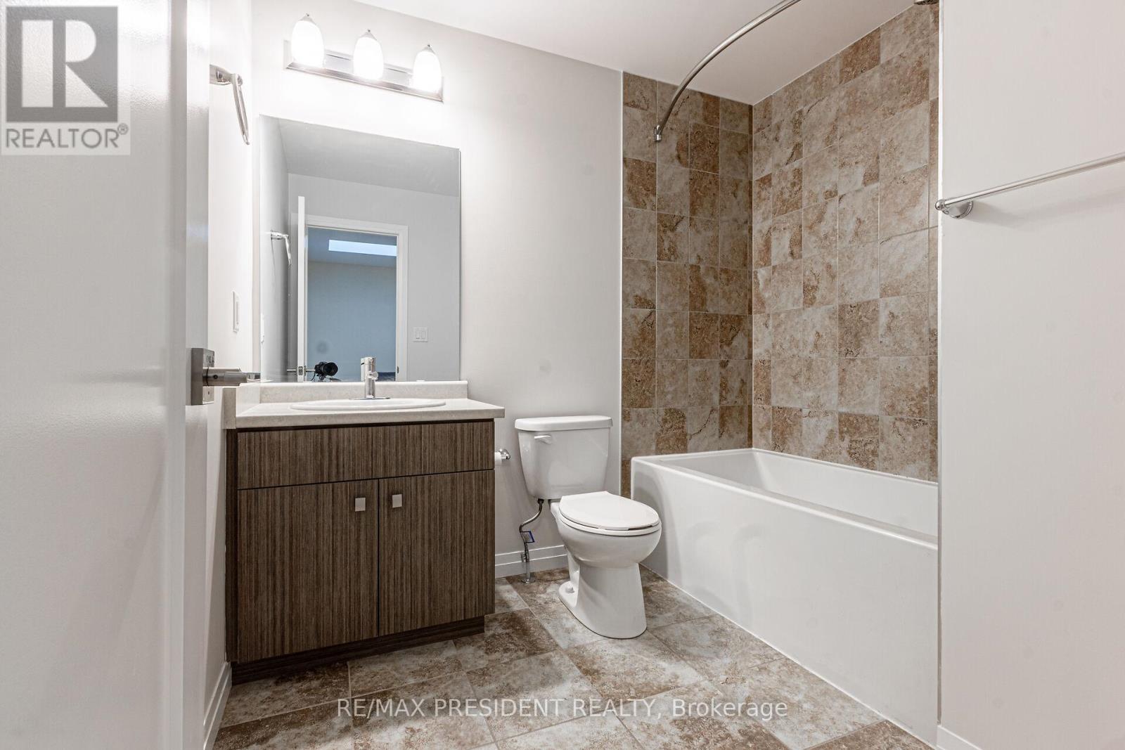 25 Greenwich Avenue, Hamilton, Ontario  L8J 0L5 - Photo 22 - X12459728