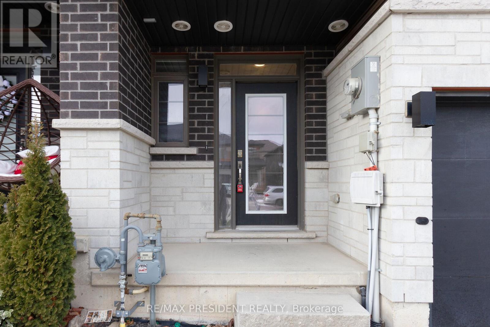 25 Greenwich Avenue, Hamilton, Ontario  L8J 0L5 - Photo 3 - X12459728