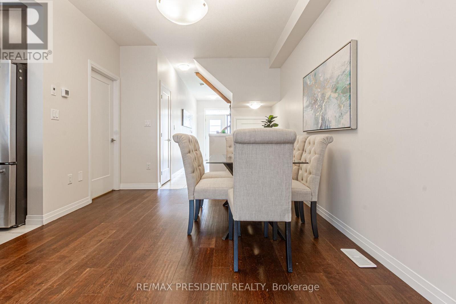 25 Greenwich Avenue, Hamilton, Ontario  L8J 0L5 - Photo 8 - X12459728