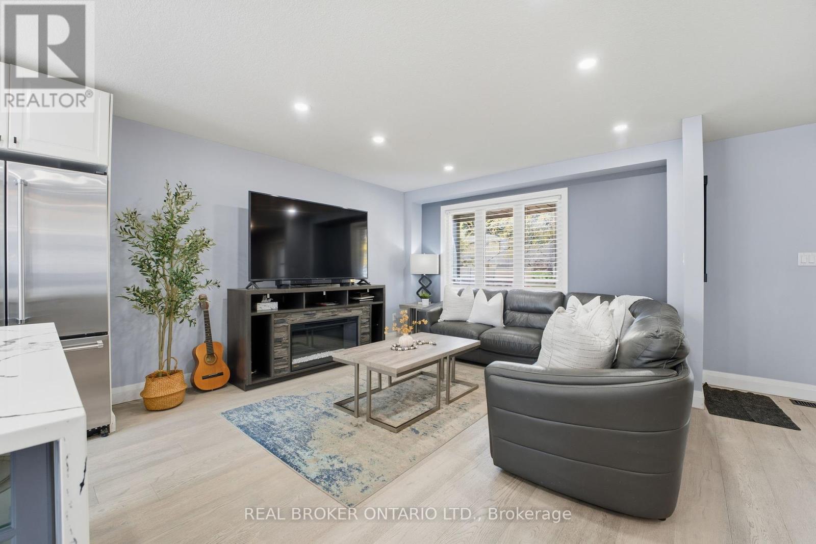 33 Winter Way, Brantford, Ontario  N3T 6G4 - Photo 10 - X12459761