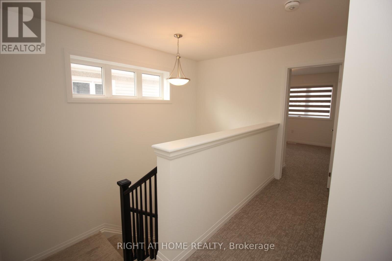 136 Alicia Crescent, Thorold, Ontario  L2V 0M2 - Photo 10 - X12459762