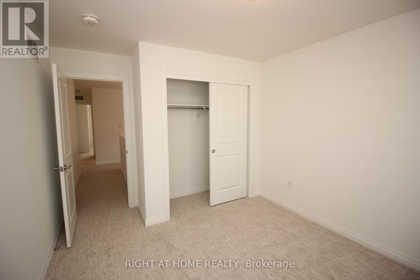 136 Alicia Crescent, Thorold, Ontario  L2V 0M2 - Photo 17 - X12459762