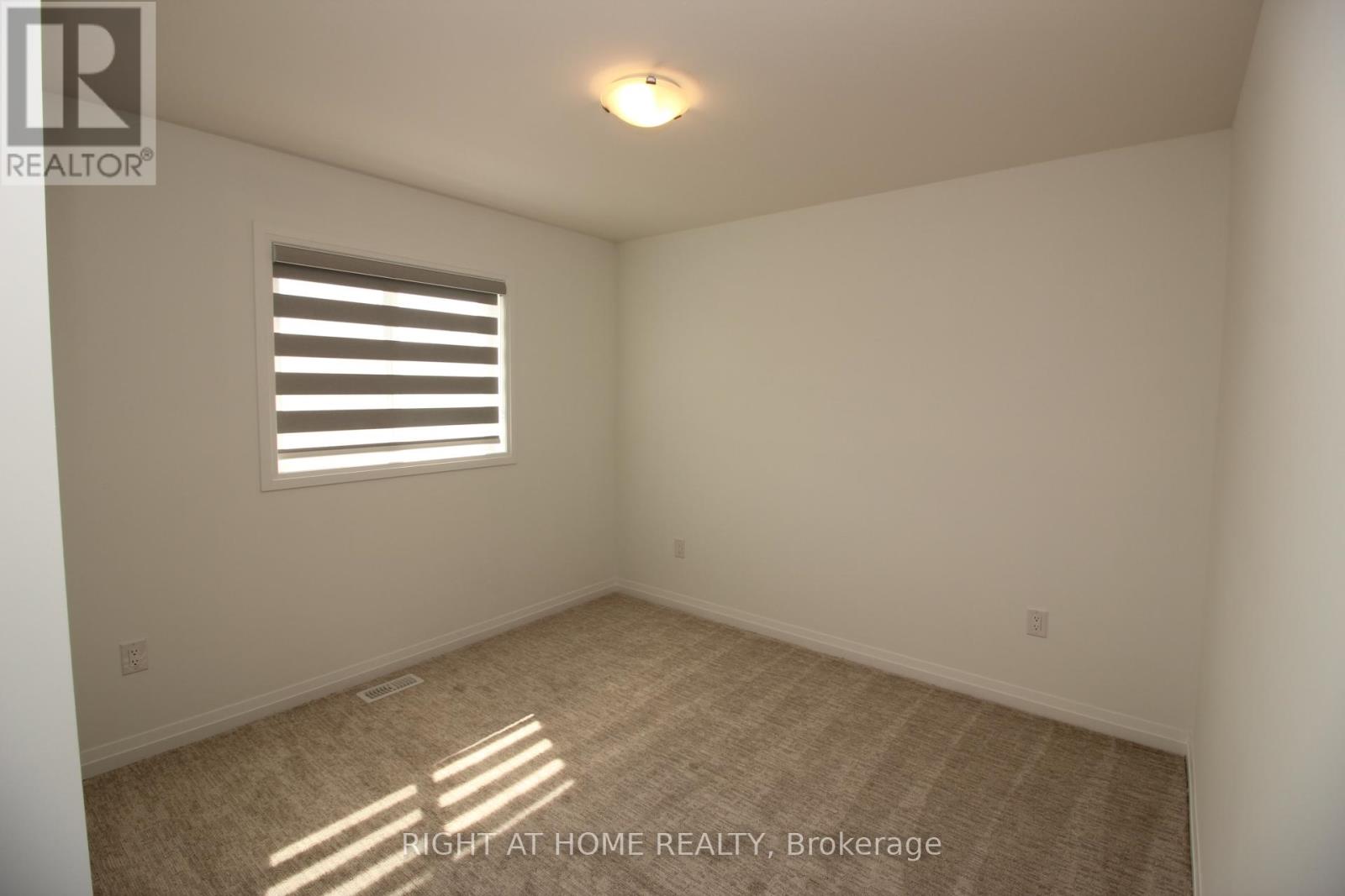136 Alicia Crescent, Thorold, Ontario  L2V 0M2 - Photo 22 - X12459762