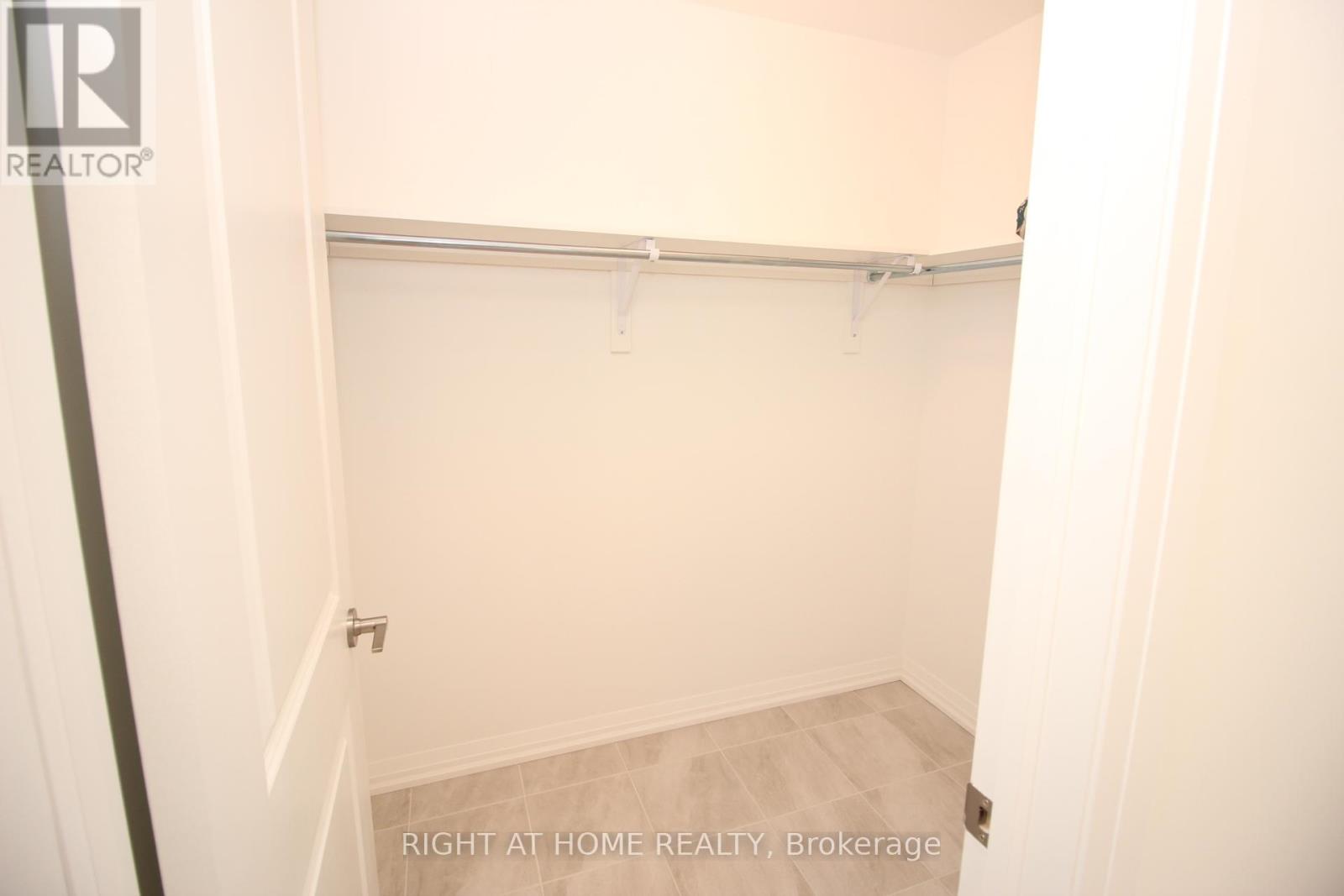 136 Alicia Crescent, Thorold, Ontario  L2V 0M2 - Photo 23 - X12459762