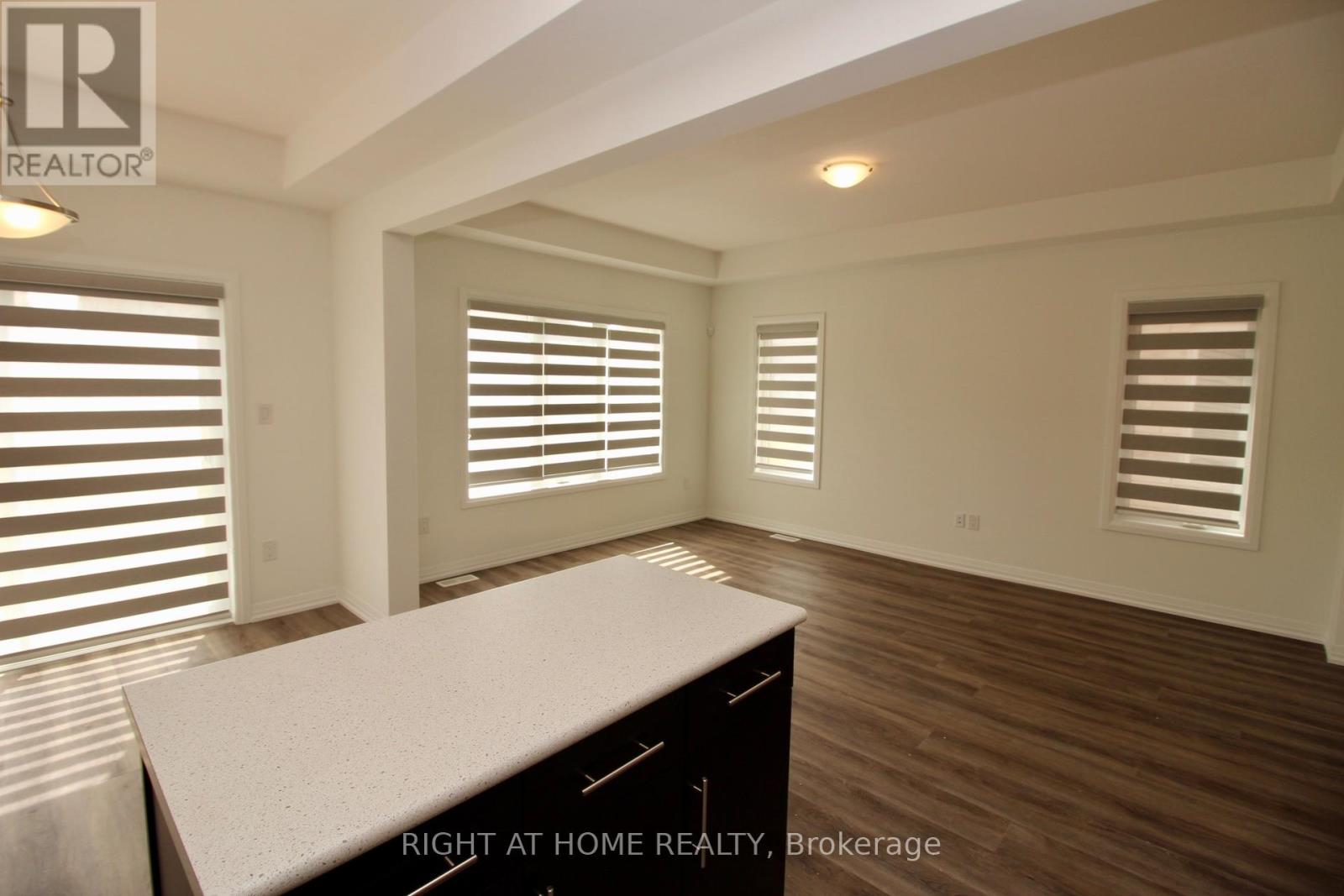 136 Alicia Crescent, Thorold, Ontario  L2V 0M2 - Photo 4 - X12459762