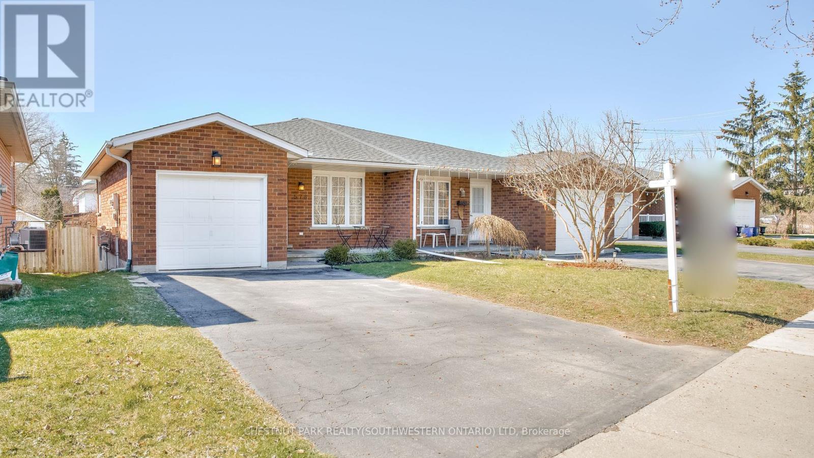 578 Old Huron Place, Kitchener, Ontario  N2R 1L8 - Photo 2 - X12459769