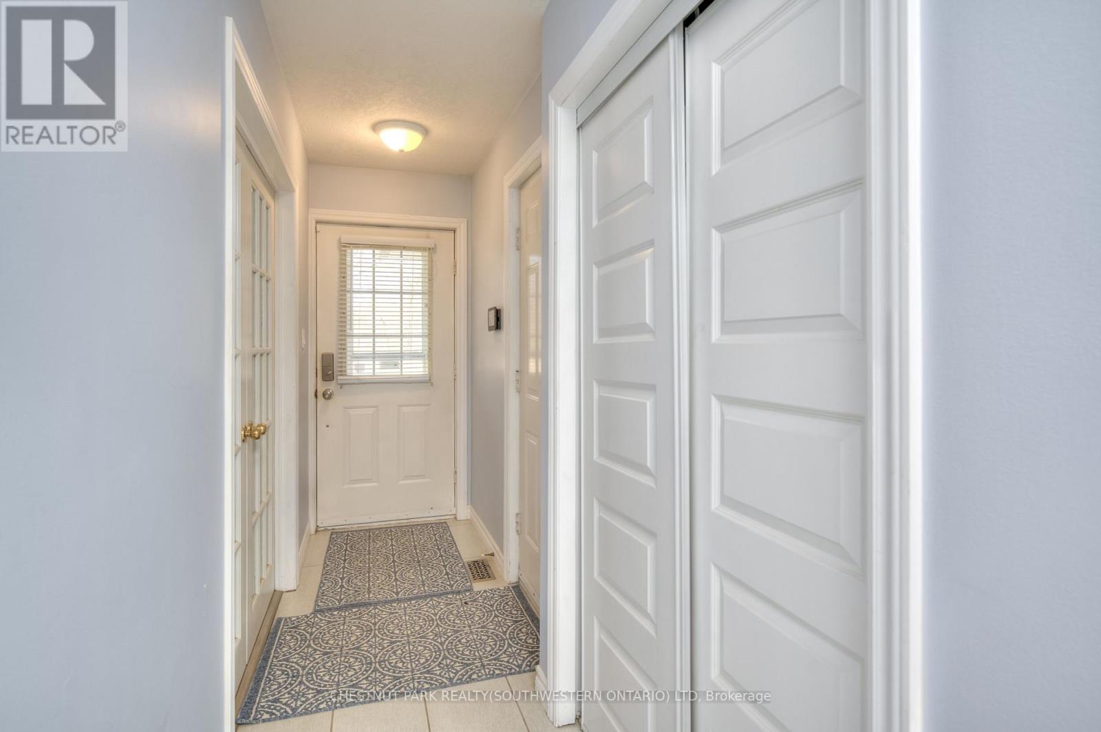 578 Old Huron Place, Kitchener, Ontario  N2R 1L8 - Photo 6 - X12459769