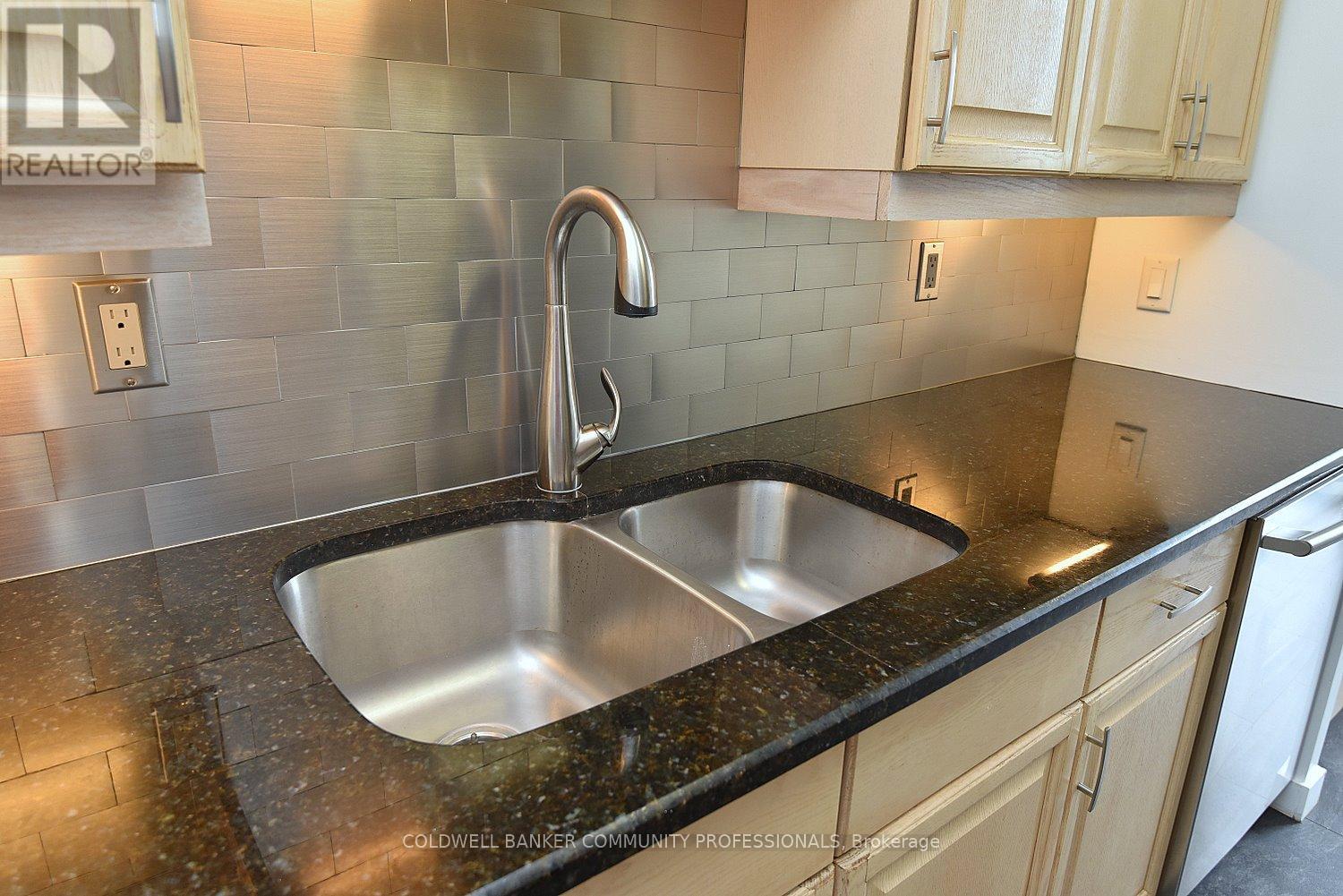 606 - 222 Jackson Street W, Hamilton, Ontario  L8P 4S5 - Photo 15 - X12459797