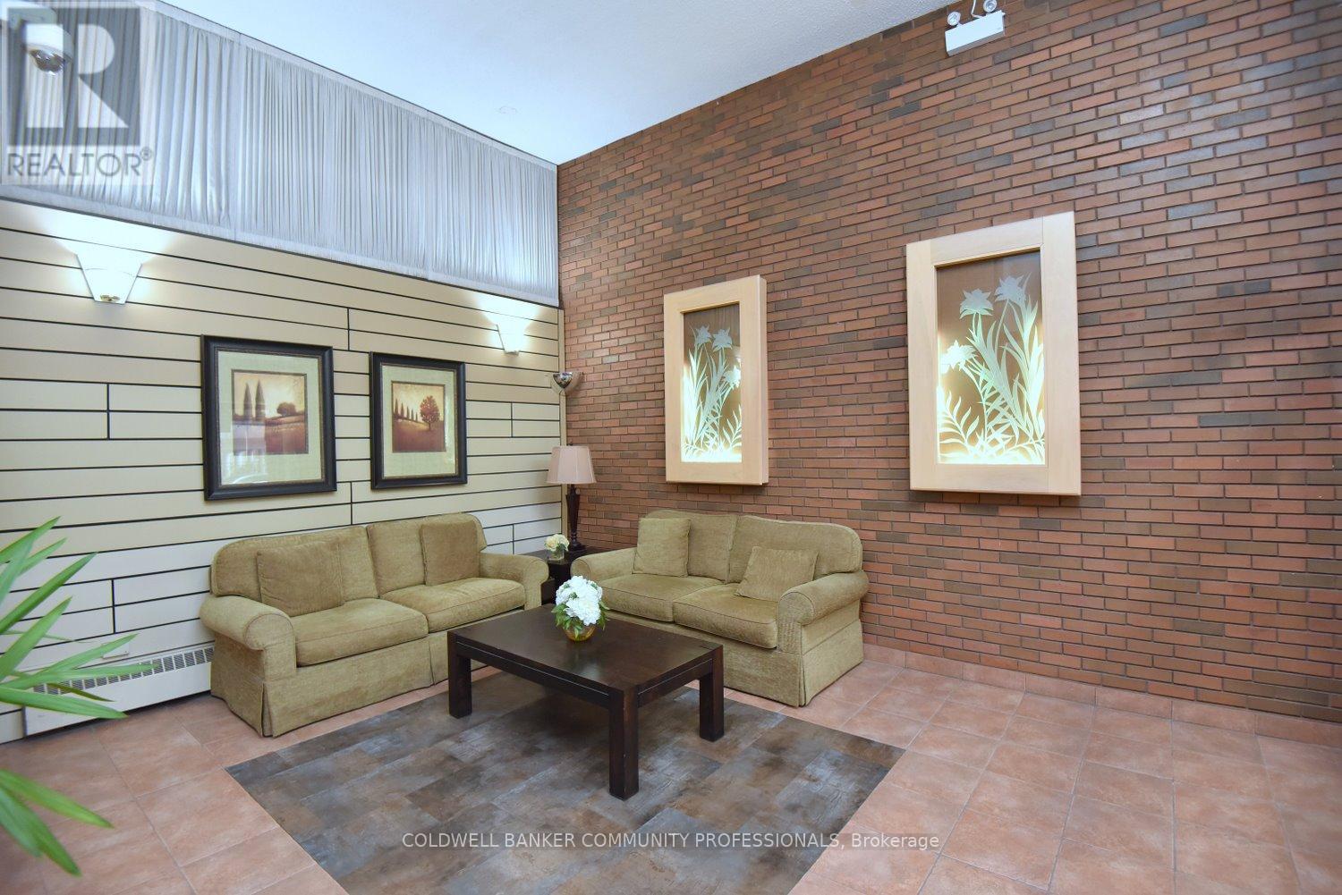 606 - 222 Jackson Street W, Hamilton, Ontario  L8P 4S5 - Photo 3 - X12459797