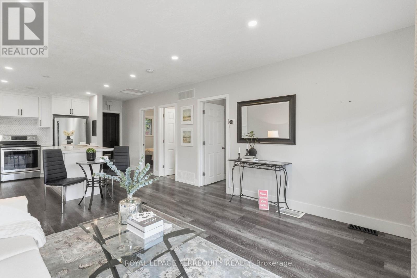 183 Emerson Avenue, London South, Ontario  N5Z 3L5 - Photo 8 - X12459800