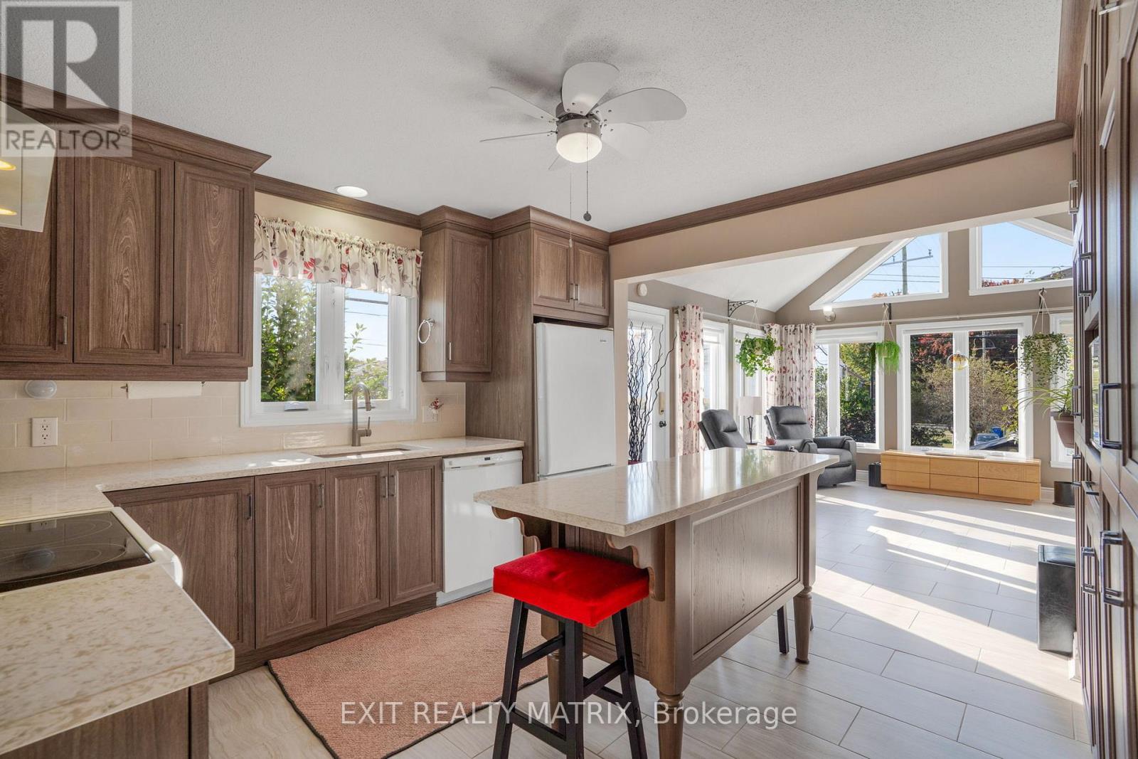 1124 Ghislain Street, Hawkesbury, Ontario  K6A 3G3 - Photo 14 - X12459985