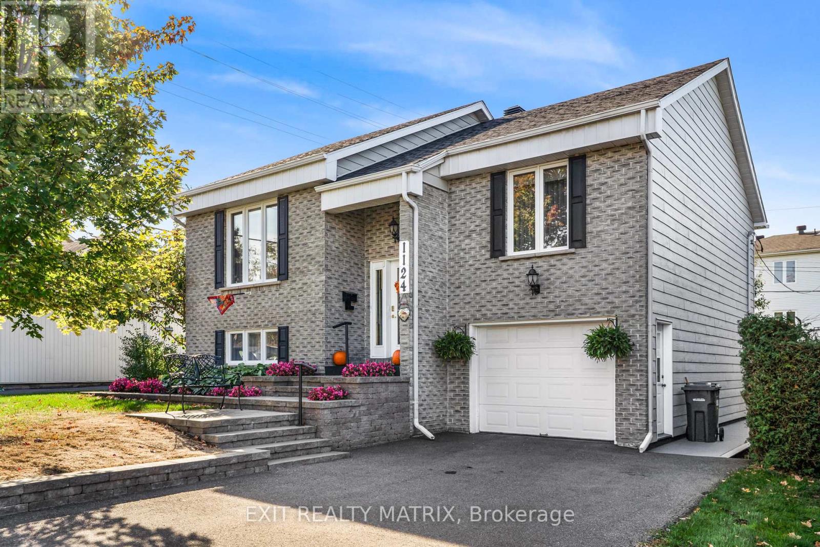 1124 Ghislain Street, Hawkesbury, Ontario  K6A 3G3 - Photo 2 - X12459985