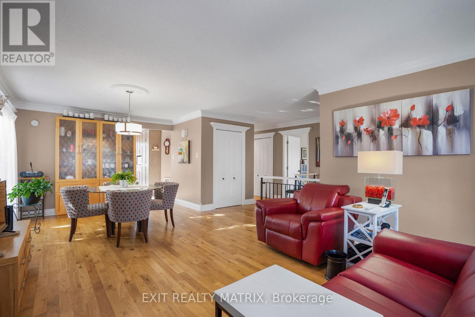 1124 Ghislain Street, Hawkesbury, Ontario  K6A 3G3 - Photo 7 - X12459985