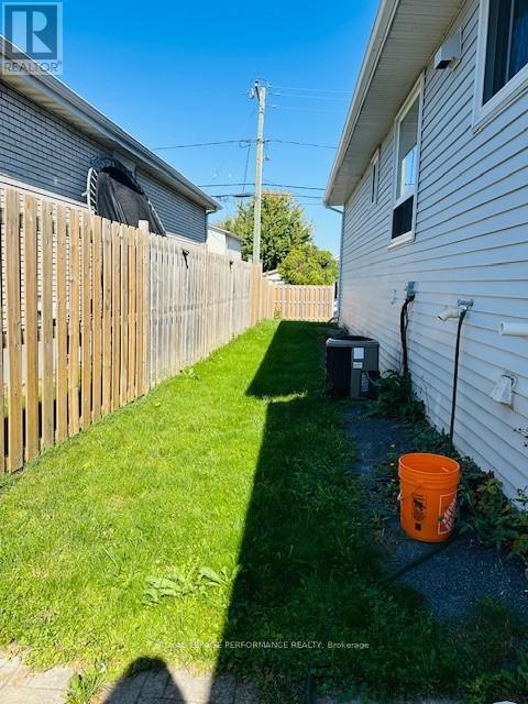 395 Thirteenth Street W, Cornwall, Ontario  K6J 5L1 - Photo 4 - X12460017