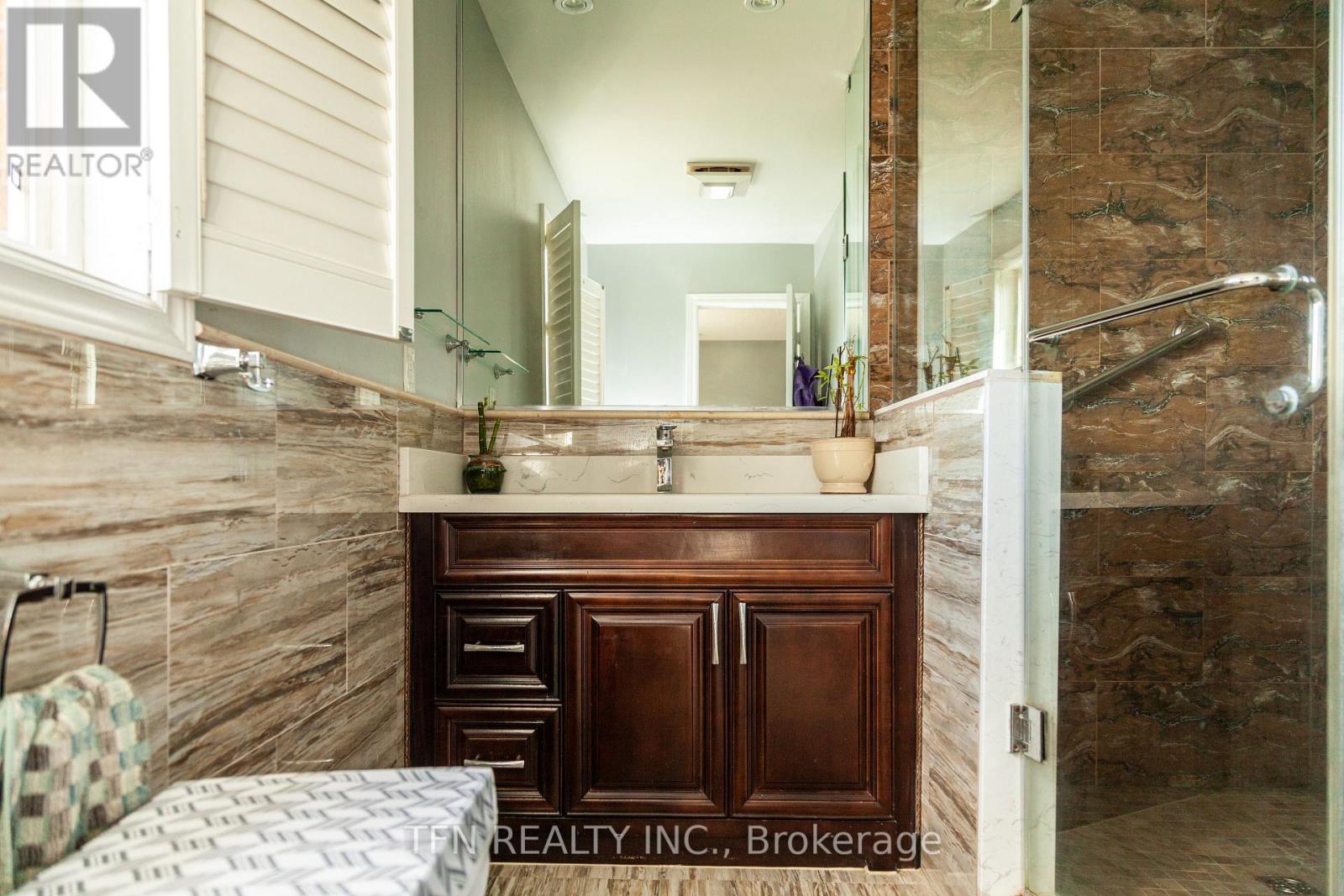 5 Belwood Boulevard, Vaughan, Ontario  L4K 5H4 - Photo 3 - N12454947