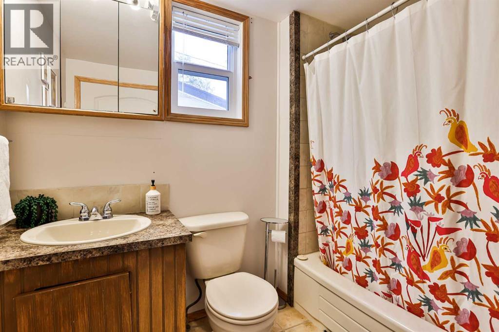 802 7 Street S, Lethbridge, Alberta  T1J 2H6 - Photo 12 - A2260777