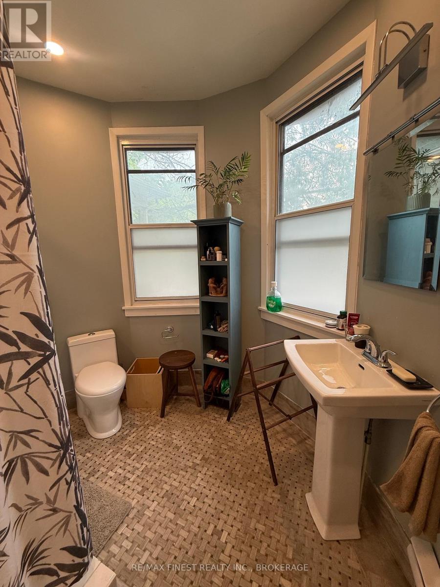 398 Alfred Street, Kingston (East Of Sir John A. Blvd), Ontario  K7K 4H9 - Photo 7 - X12460019