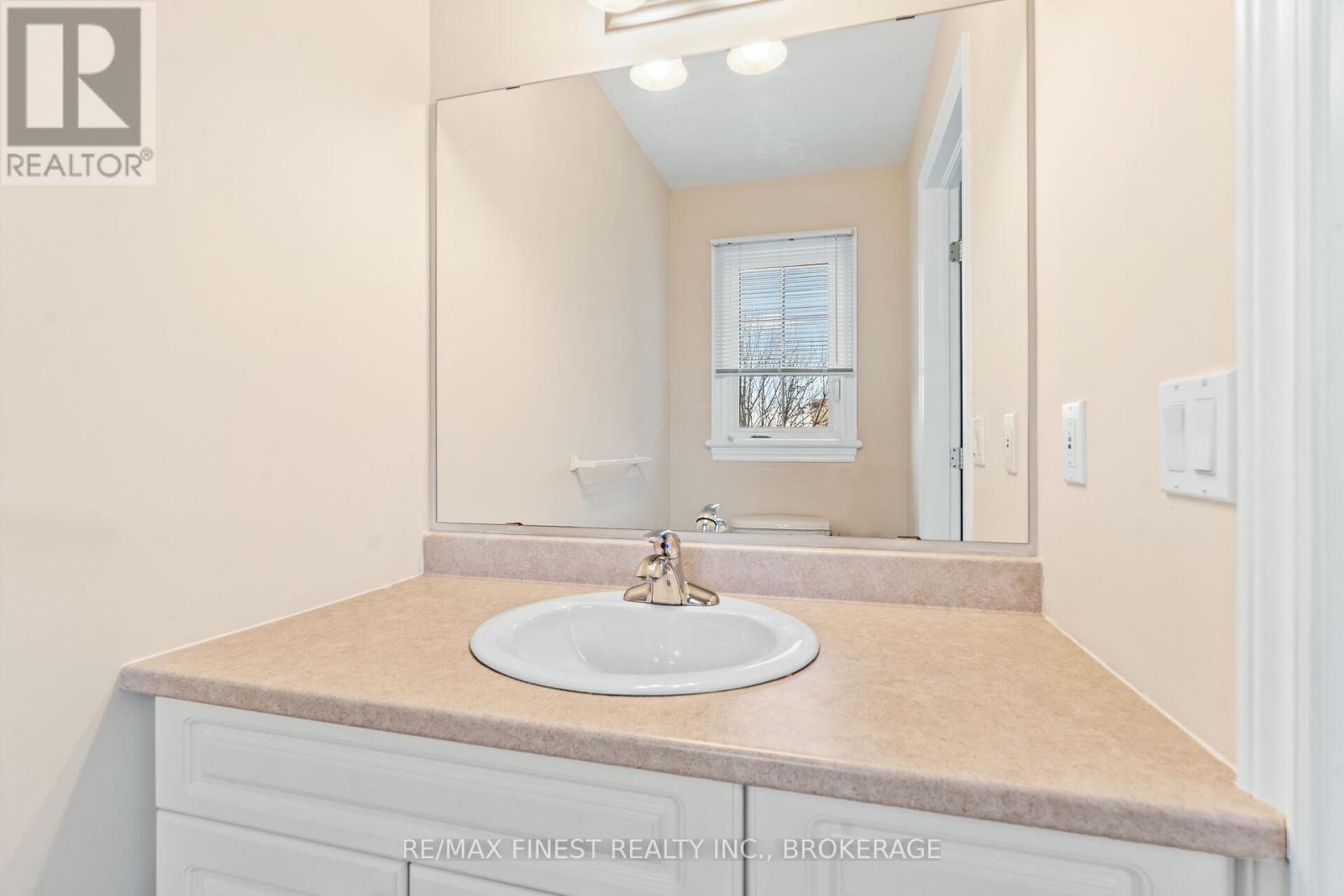 698 Maclean Court, Kingston, Ontario  K7K 7L8 - Photo 18 - X12460031