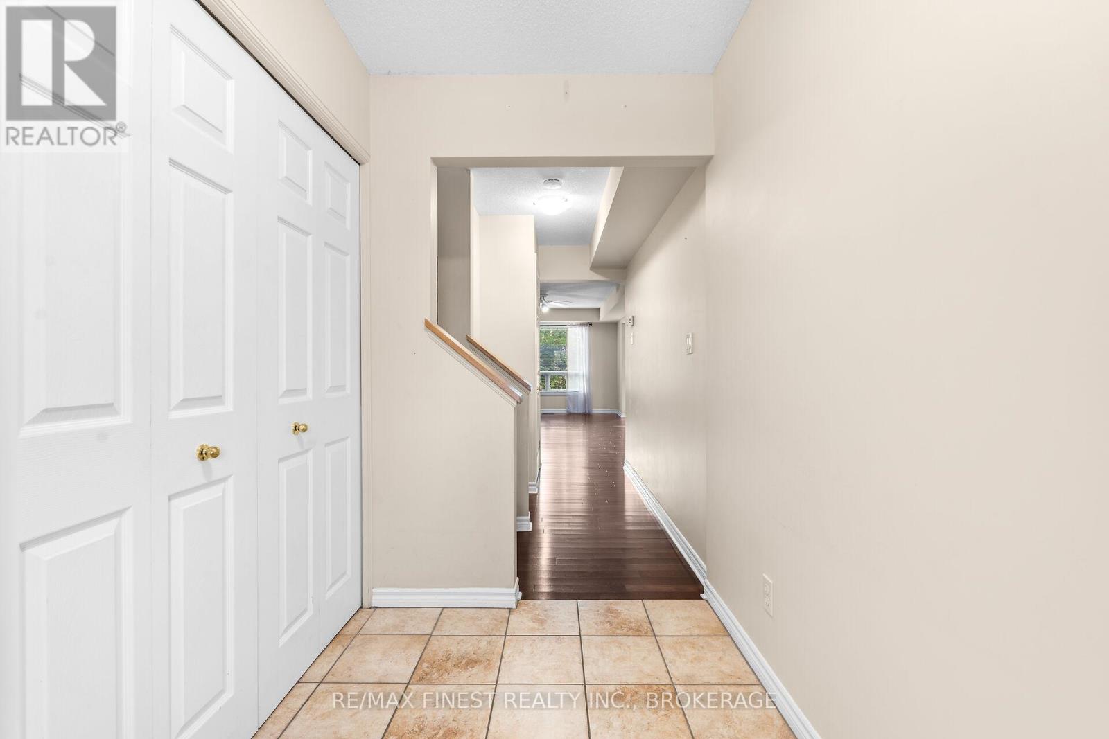 698 Maclean Court, Kingston, Ontario  K7K 7L8 - Photo 5 - X12460031