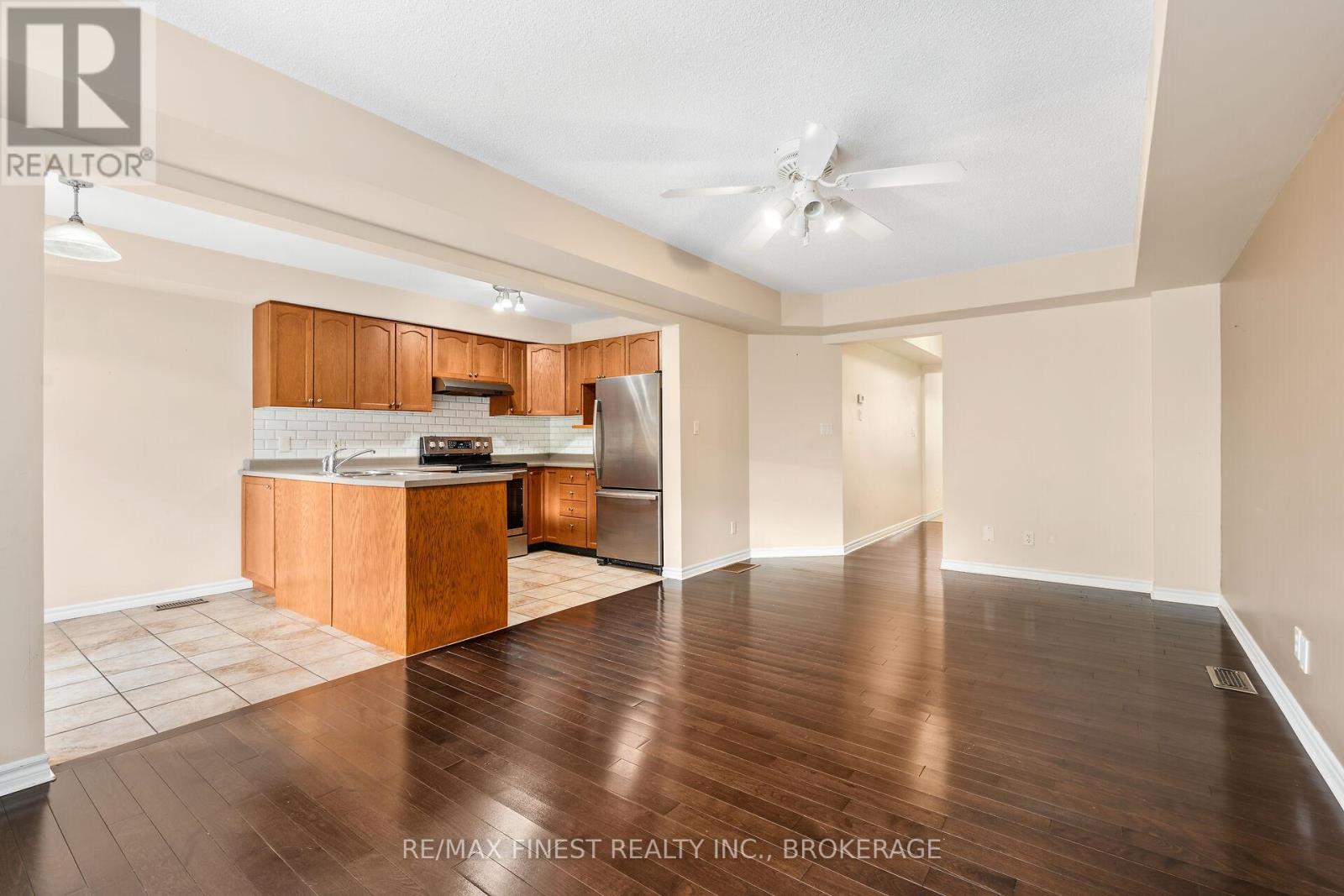 698 Maclean Court, Kingston, Ontario  K7K 7L8 - Photo 9 - X12460031