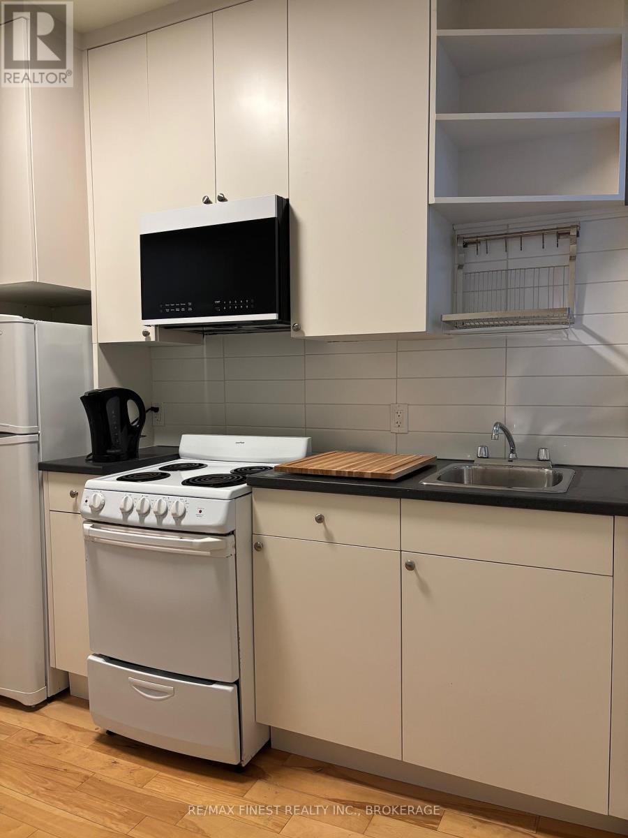 398 Alfred Street, Kingston, Ontario  K7K 4H9 - Photo 12 - X12460056