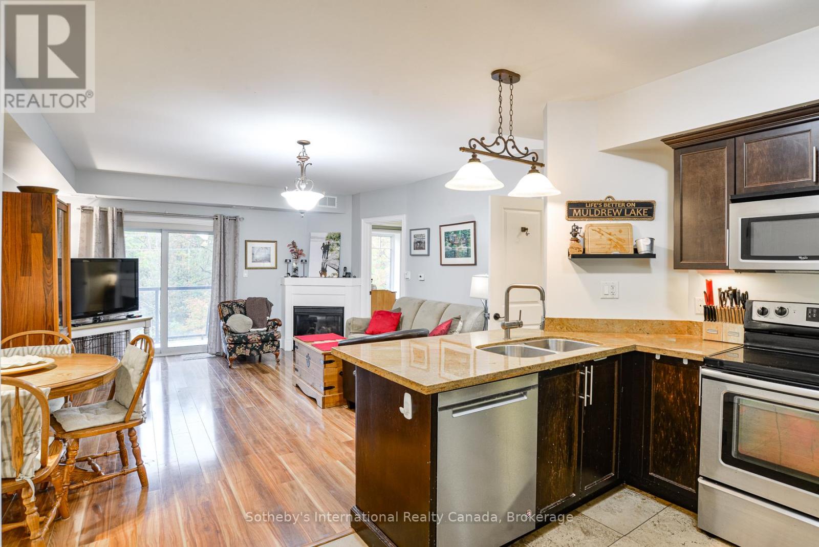 <h3>$439,900</h3><p>407 - 391 James Street W, Gravenhurst, Ontario</p>