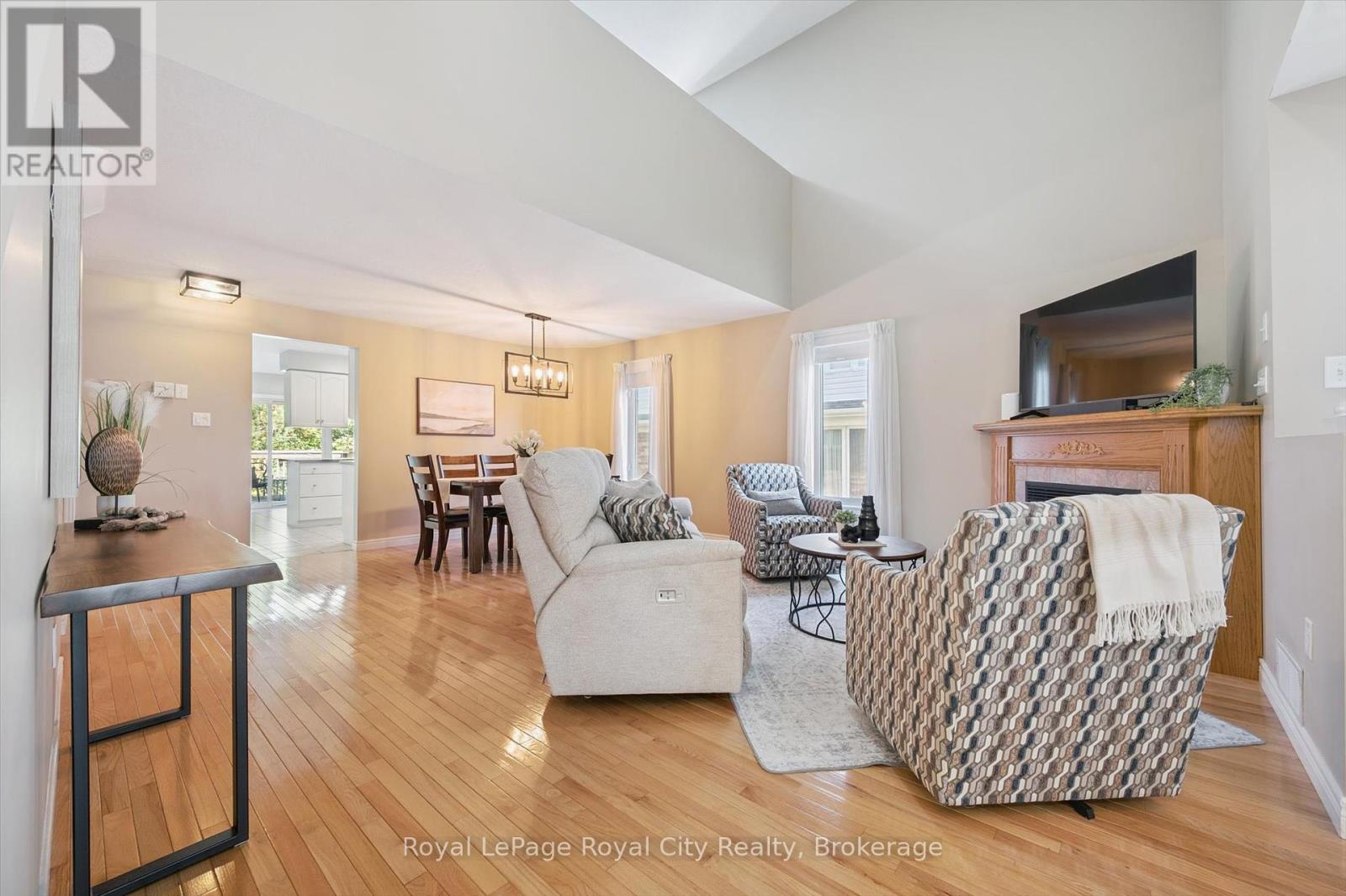 99 Schroder Crescent, Guelph, Ontario  N1E 7B4 - Photo 10 - X12460082