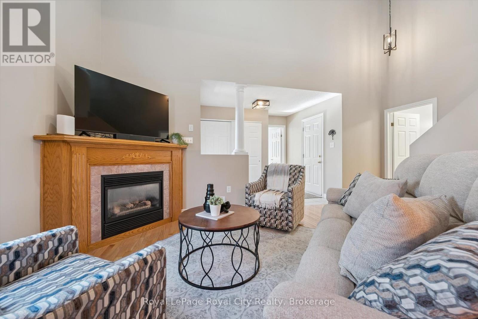 99 Schroder Crescent, Guelph, Ontario  N1E 7B4 - Photo 12 - X12460082