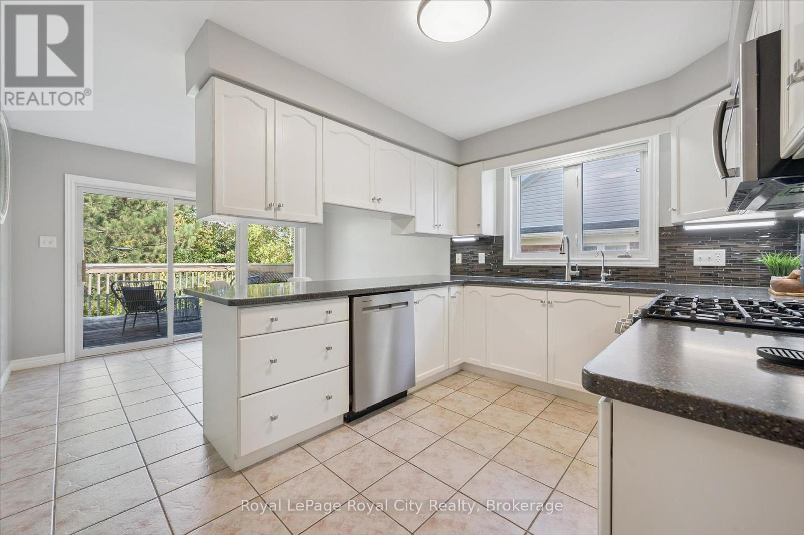 99 Schroder Crescent, Guelph, Ontario  N1E 7B4 - Photo 16 - X12460082