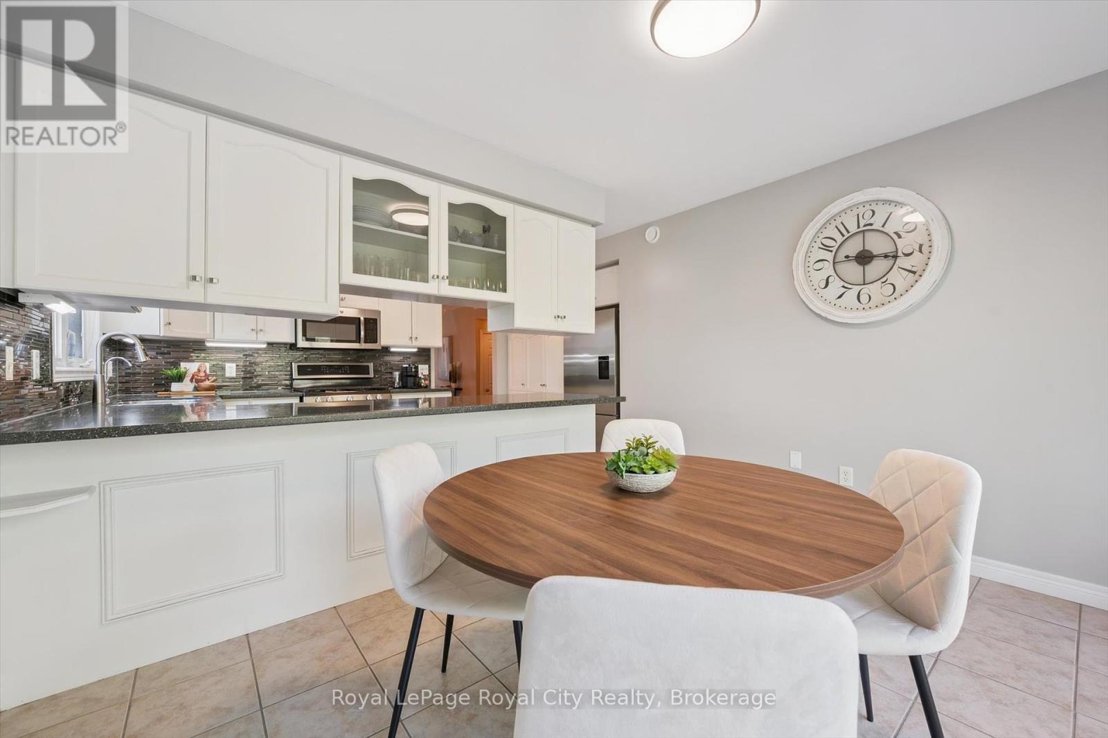99 Schroder Crescent, Guelph, Ontario  N1E 7B4 - Photo 21 - X12460082