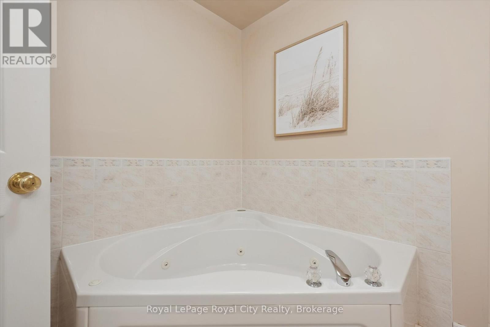 99 Schroder Crescent, Guelph, Ontario  N1E 7B4 - Photo 25 - X12460082