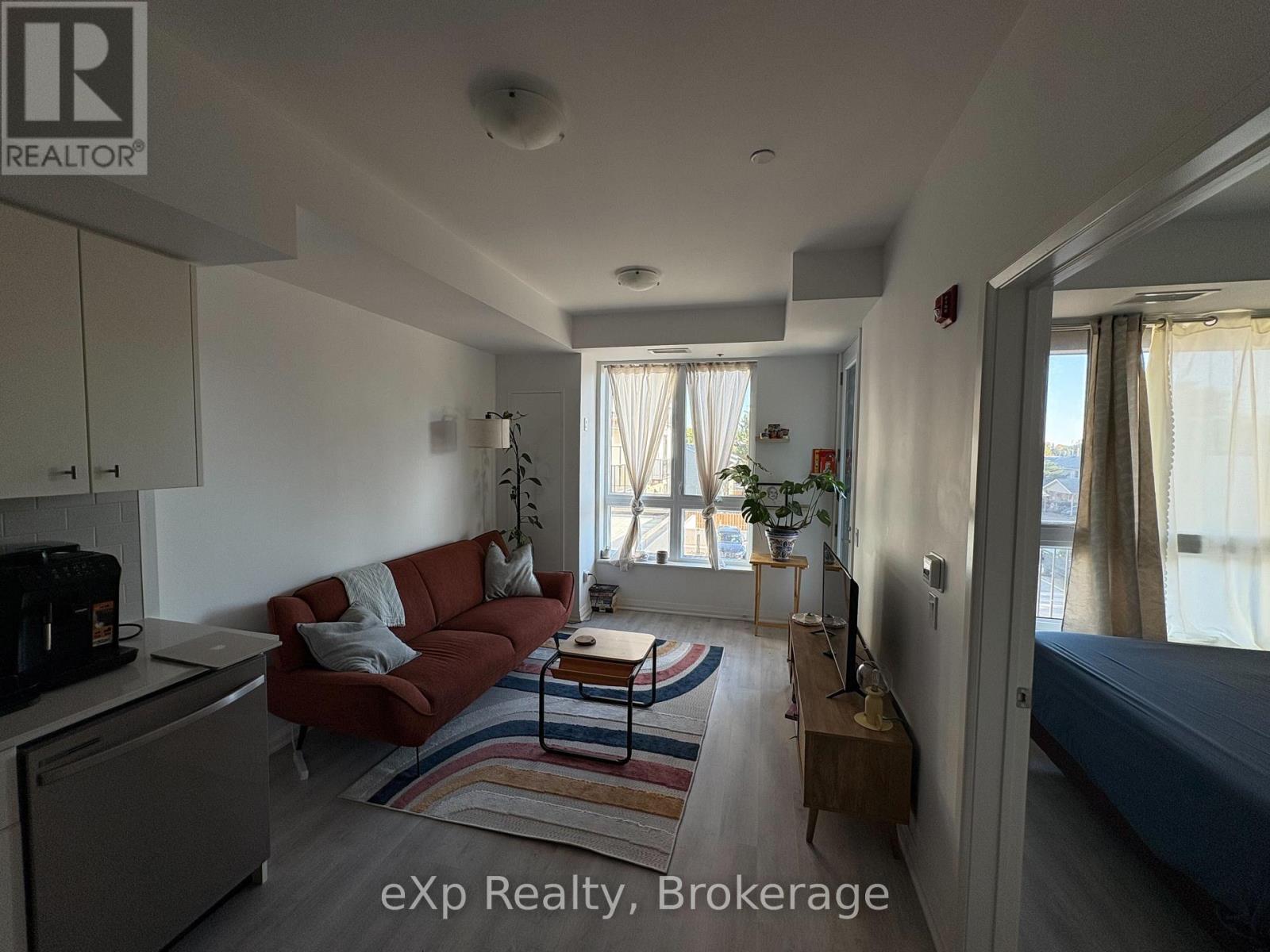 202 - 101 Golden Eagle Road, Waterloo, Ontario  N2V 0H4 - Photo 7 - X12460104