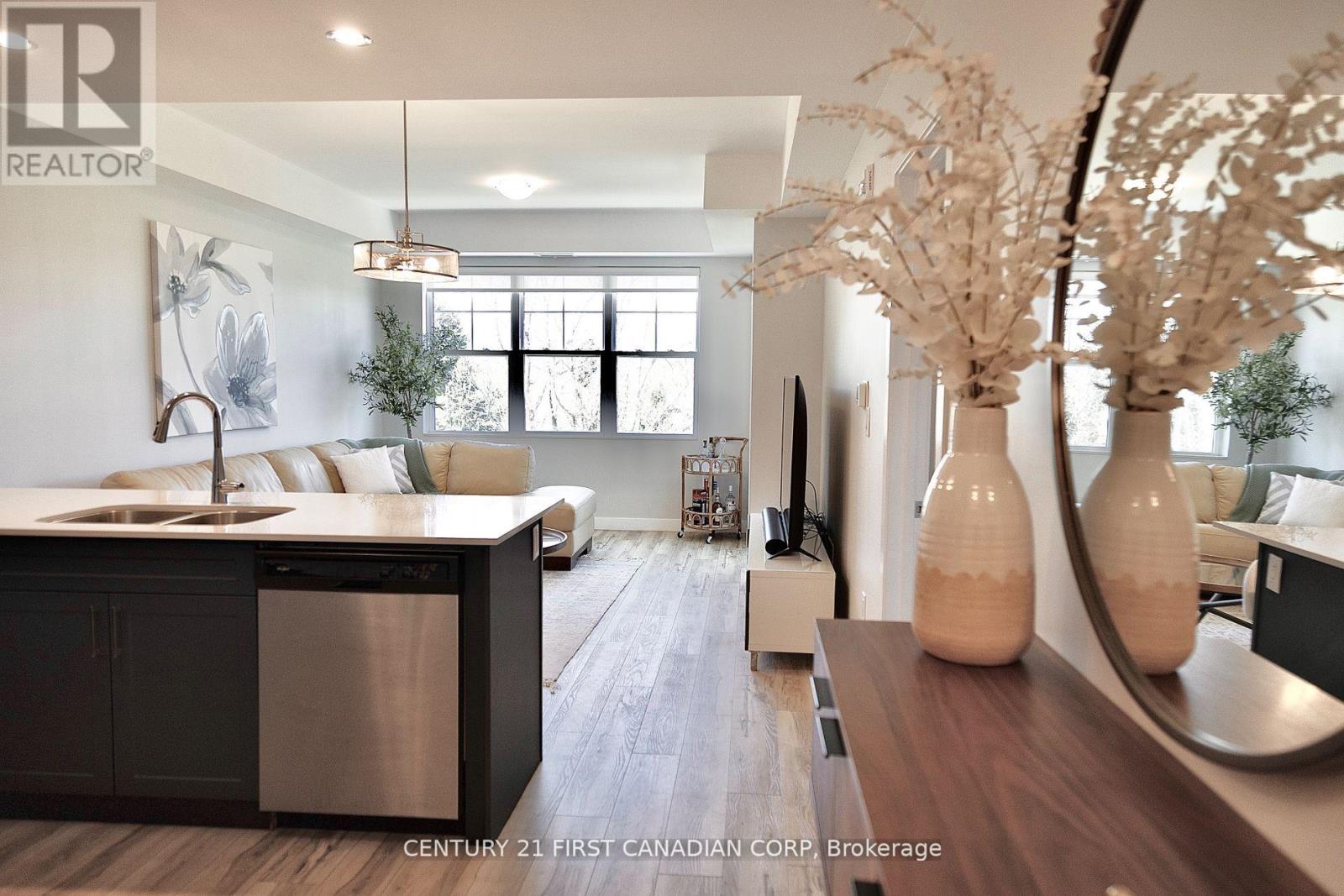 403 - 100 The Promenade, Central Elgin, Ontario  N5L 0B7 - Photo 4 - X12460038
