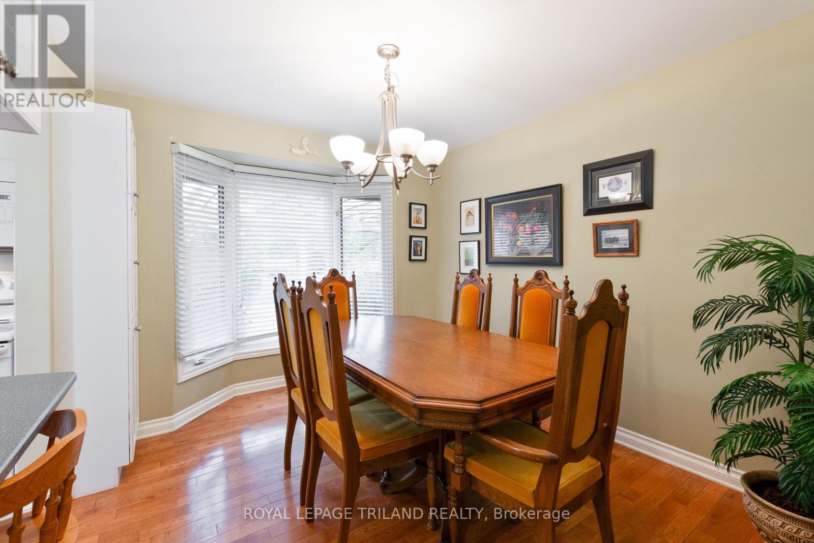 725 St Stephens Drive, London South (South Y), Ontario  N6E 1V6 - Photo 12 - X12460051